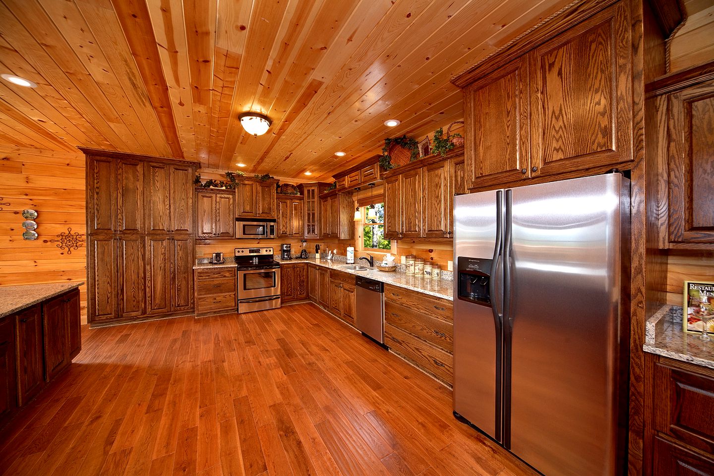 Secluded Log Cabin near Douglas Lake in Sevierville, East Tennessee