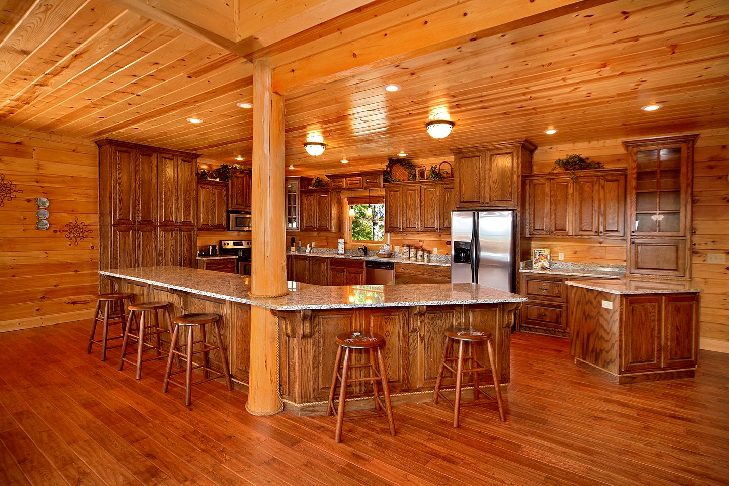 Secluded Log Cabin near Douglas Lake in Sevierville, East Tennessee