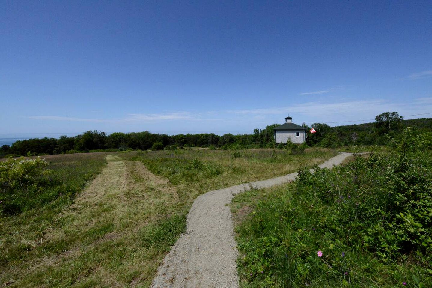Cheerful Victoria Beach Cabin Rental Ideal for Glamping in Nova Scotia
