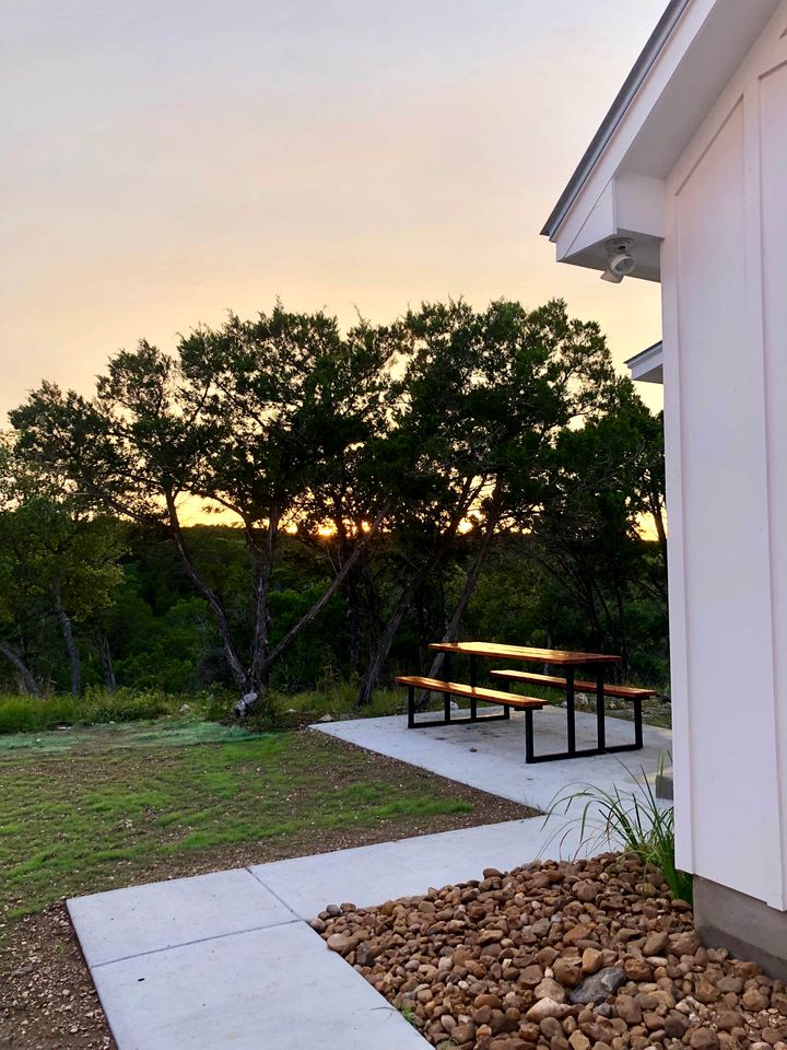 Charming Cabin for Glamping Vacations in Wimberley, Texas