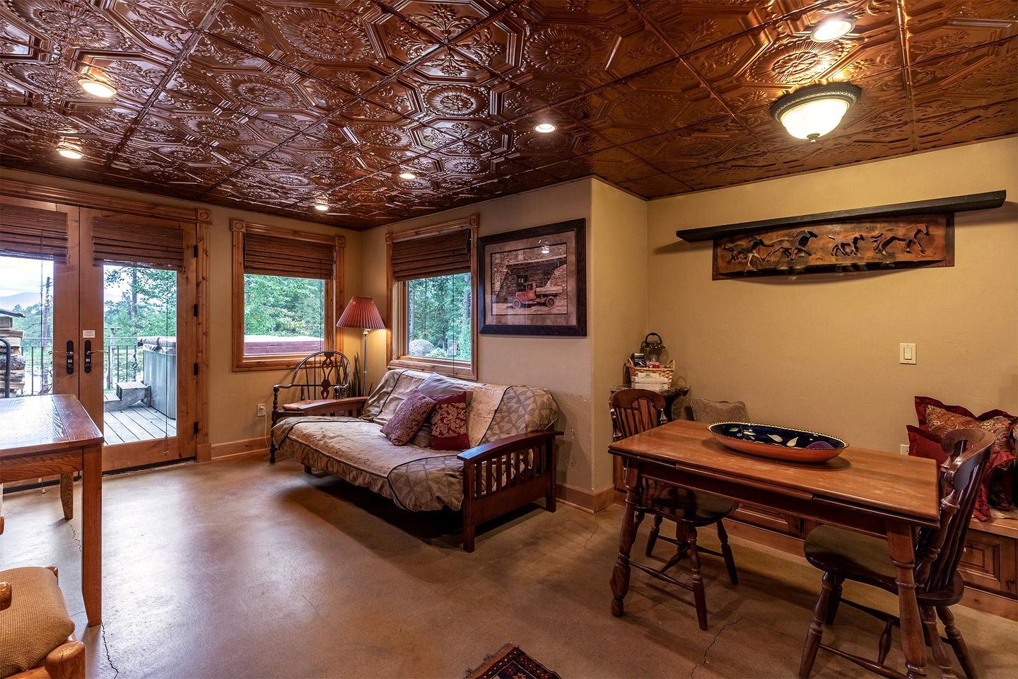 Idyllic Suite Rental for a Relaxing Weekend Getaway in Northern Idaho