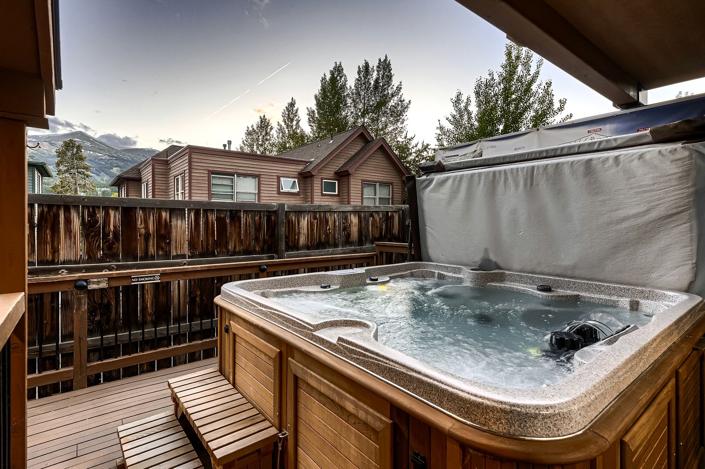 Luxury, Historical Cabin with Hot-tub Near Snow in Carp Breckenridge, Colorado