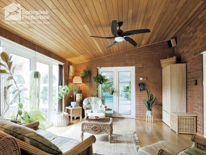 Villas (United Kingdom, --, --)