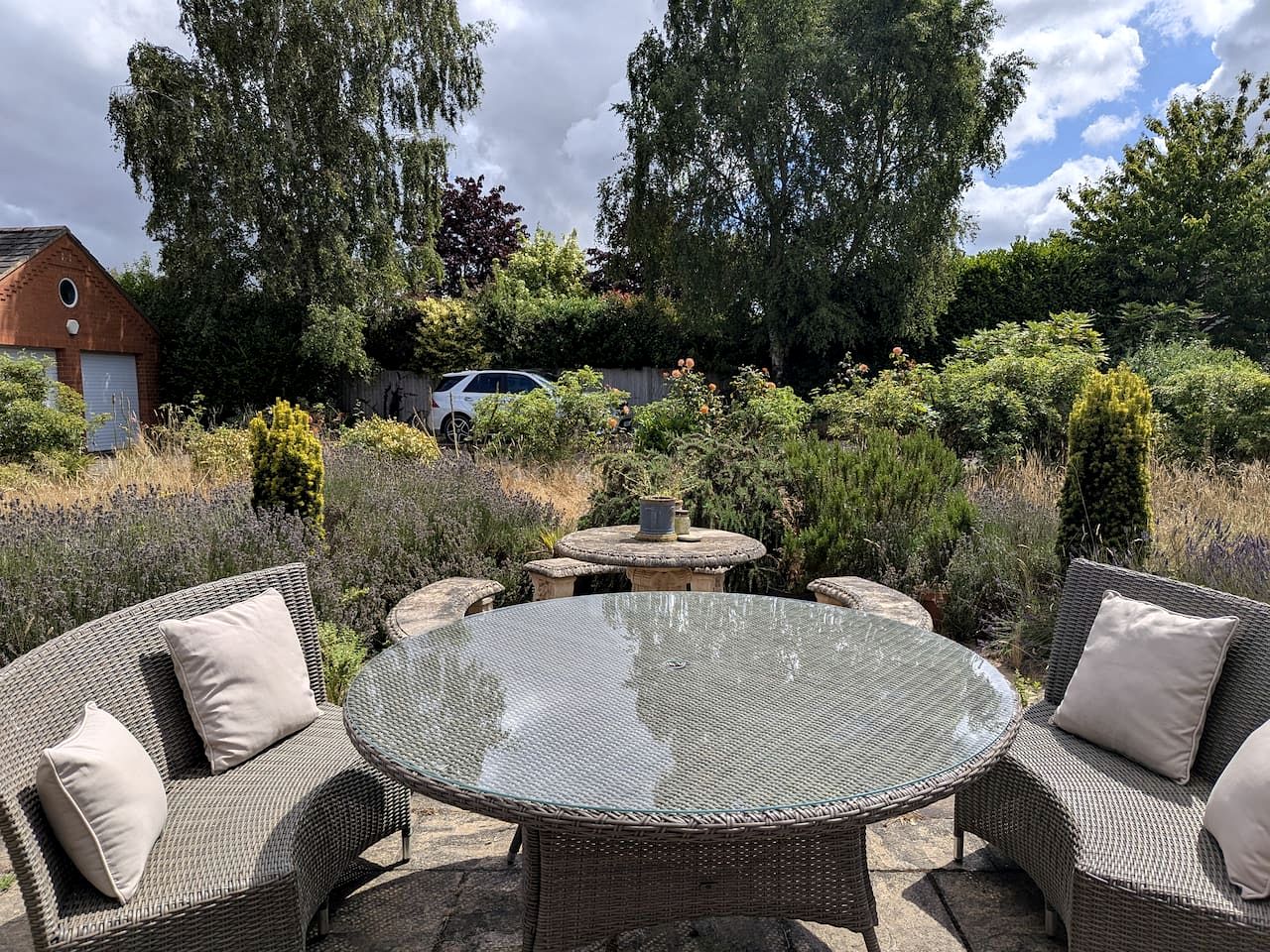 Luxurious Country Villa Retreat with Indoor Pool, Cinema & Spa Near Oxfordshire Countryside