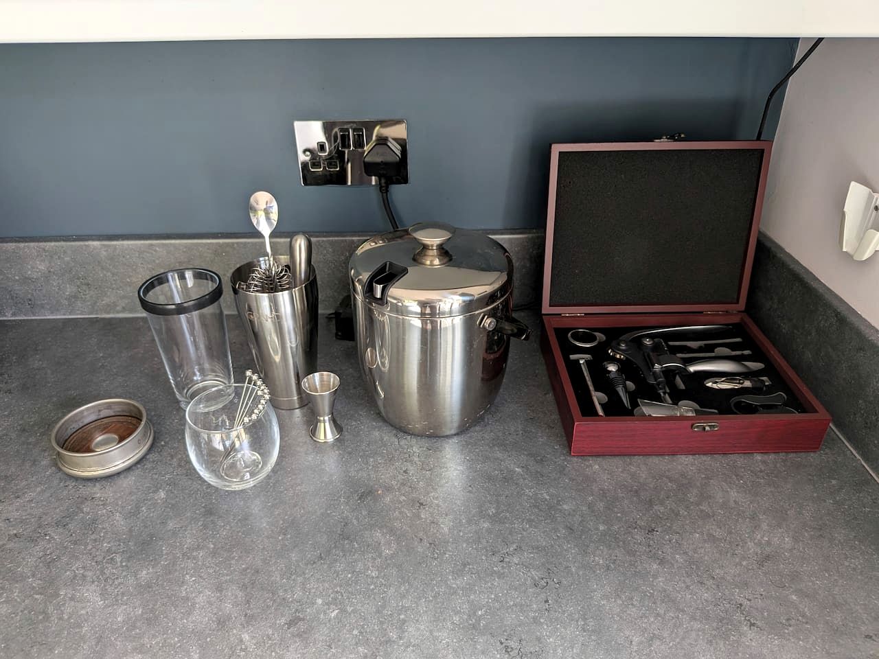 Luxurious Country Villa Retreat with Indoor Pool, Cinema & Spa Near Oxfordshire Countryside