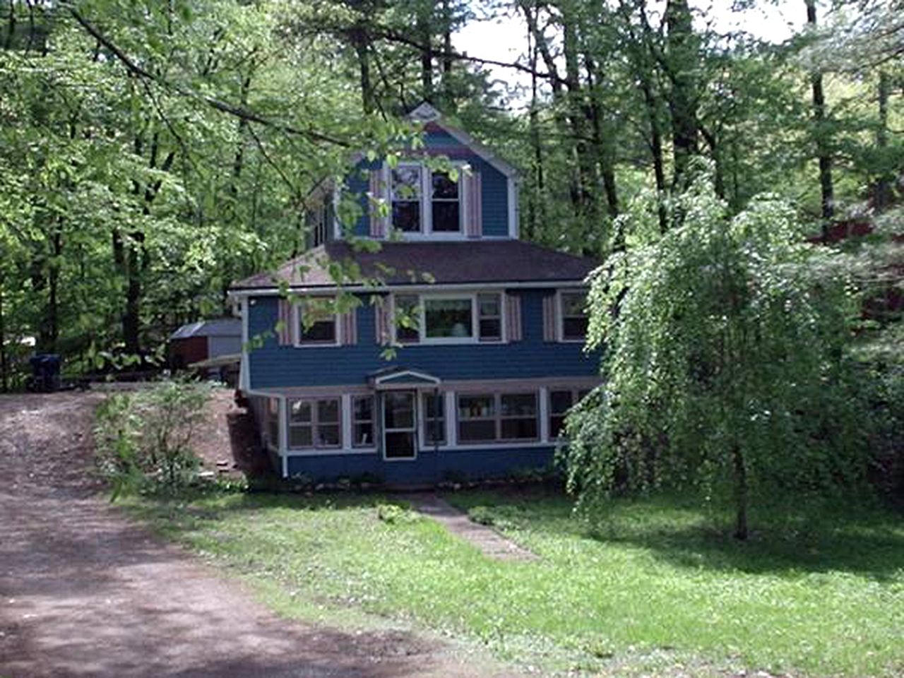 Large Vacation Rental on Arcadia Lake in Belchertown, Massachusetts