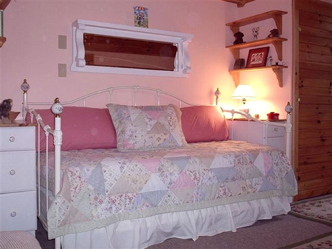 Large Vacation Rental on Arcadia Lake in Belchertown, Massachusetts