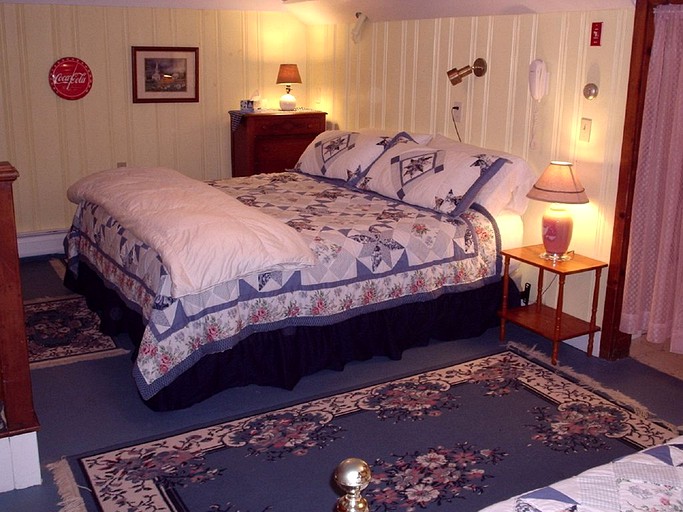 Cottages (Belchertown, Massachusetts, United States)