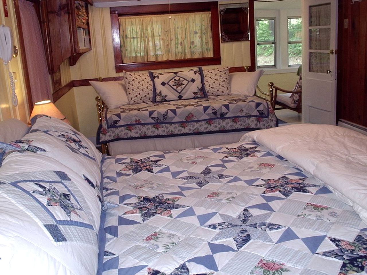 Large Vacation Rental on Arcadia Lake in Belchertown, Massachusetts