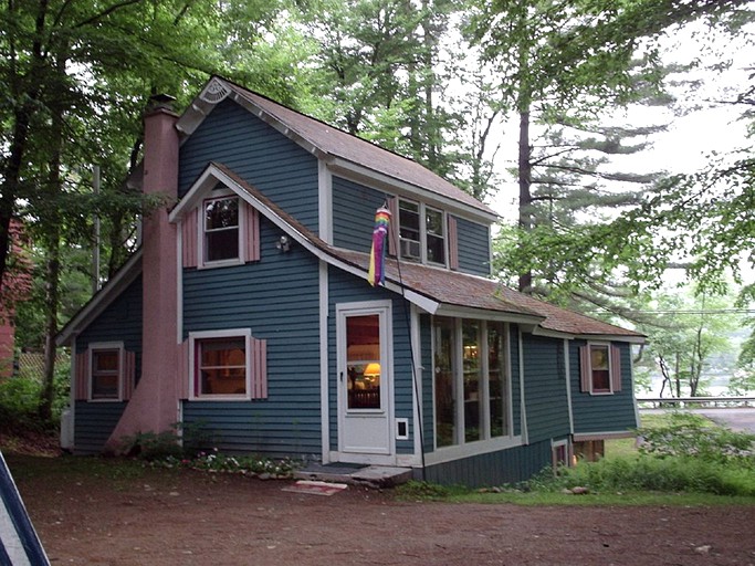 Cottages (Belchertown, Massachusetts, United States)