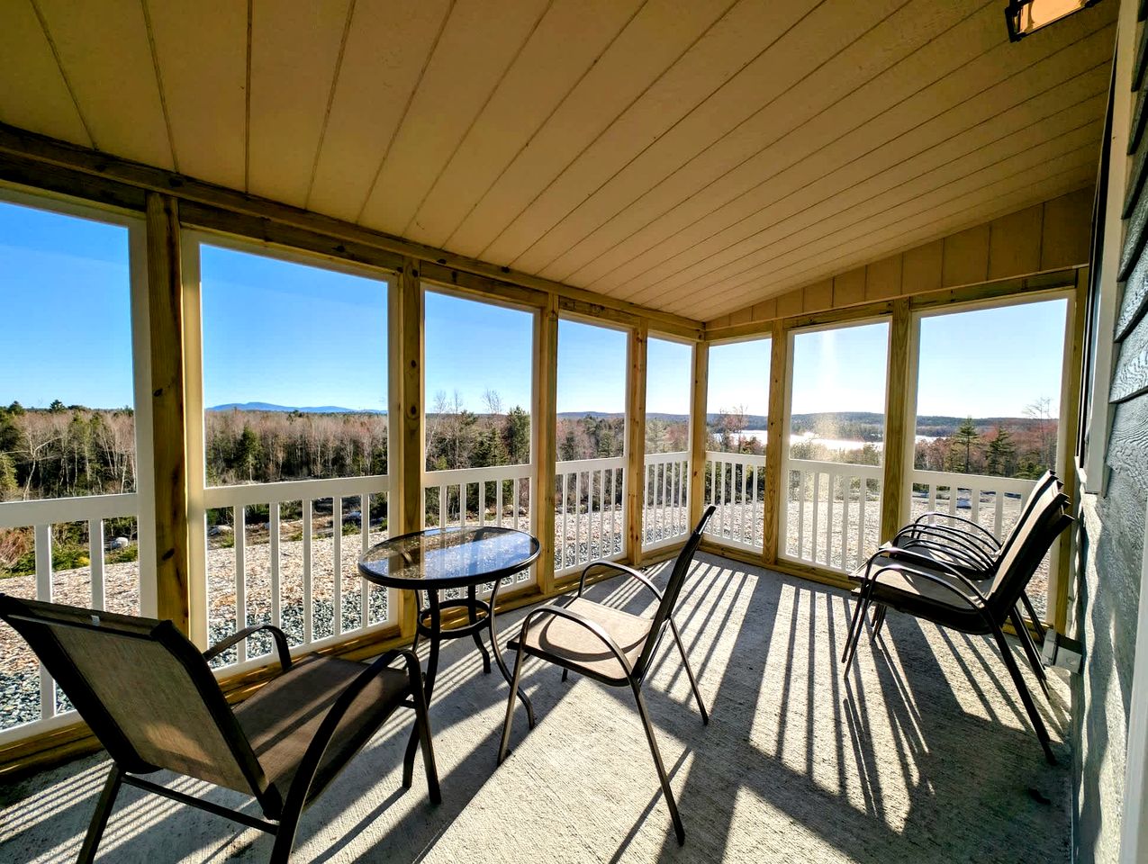 Spacious Cabin Complex with Flanders Pond Access, Ideal for Group Getaways, Located Near Sullivan, Maine