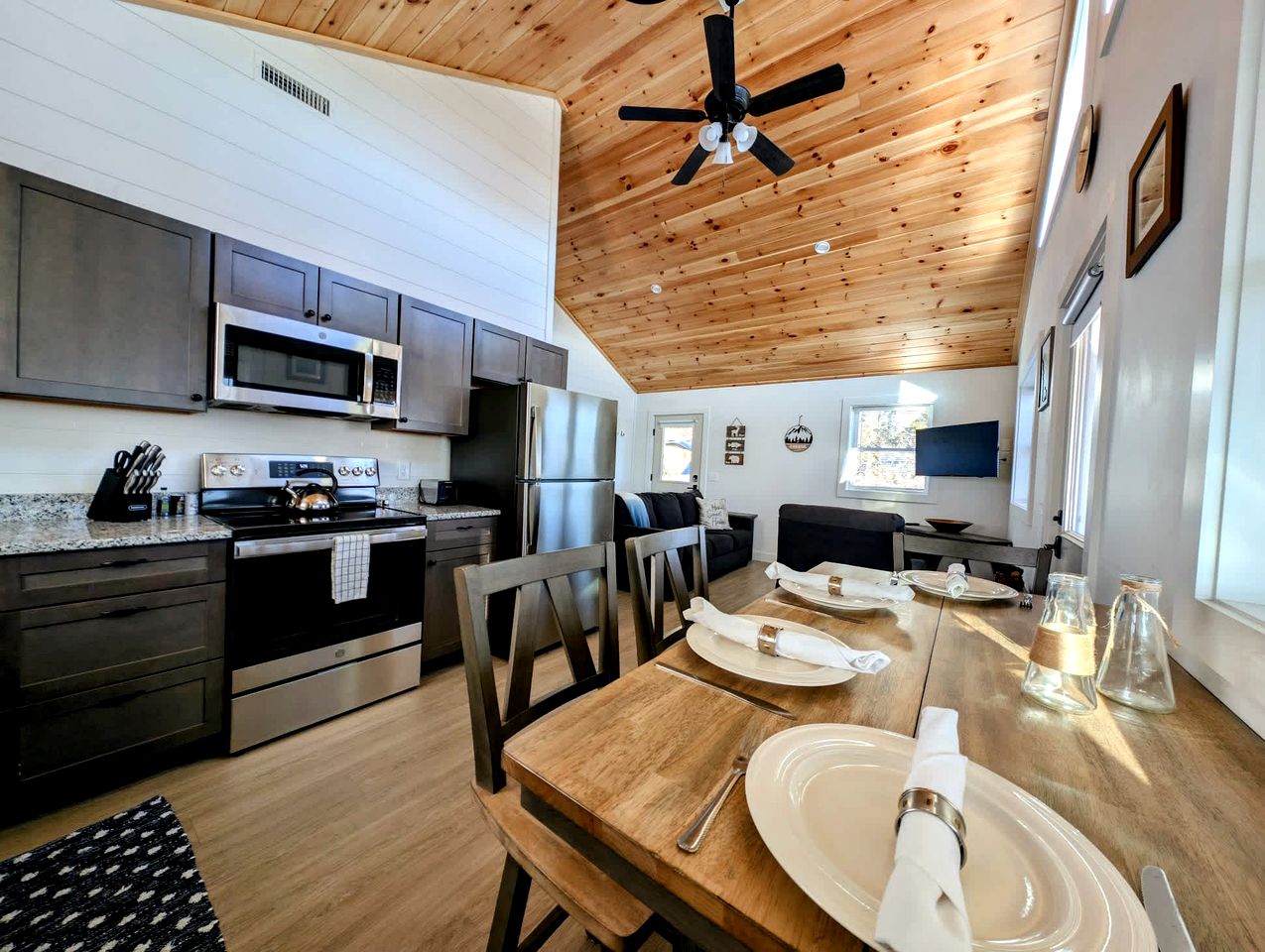 Spacious Cabin Complex with Flanders Pond Access, Ideal for Group Getaways, Located Near Sullivan, Maine