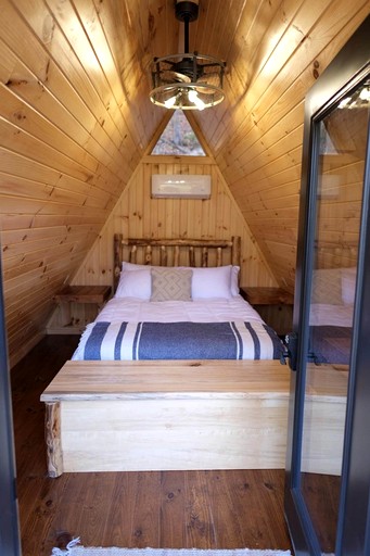 A-Frames (United States of America, Franklin, Ohio)