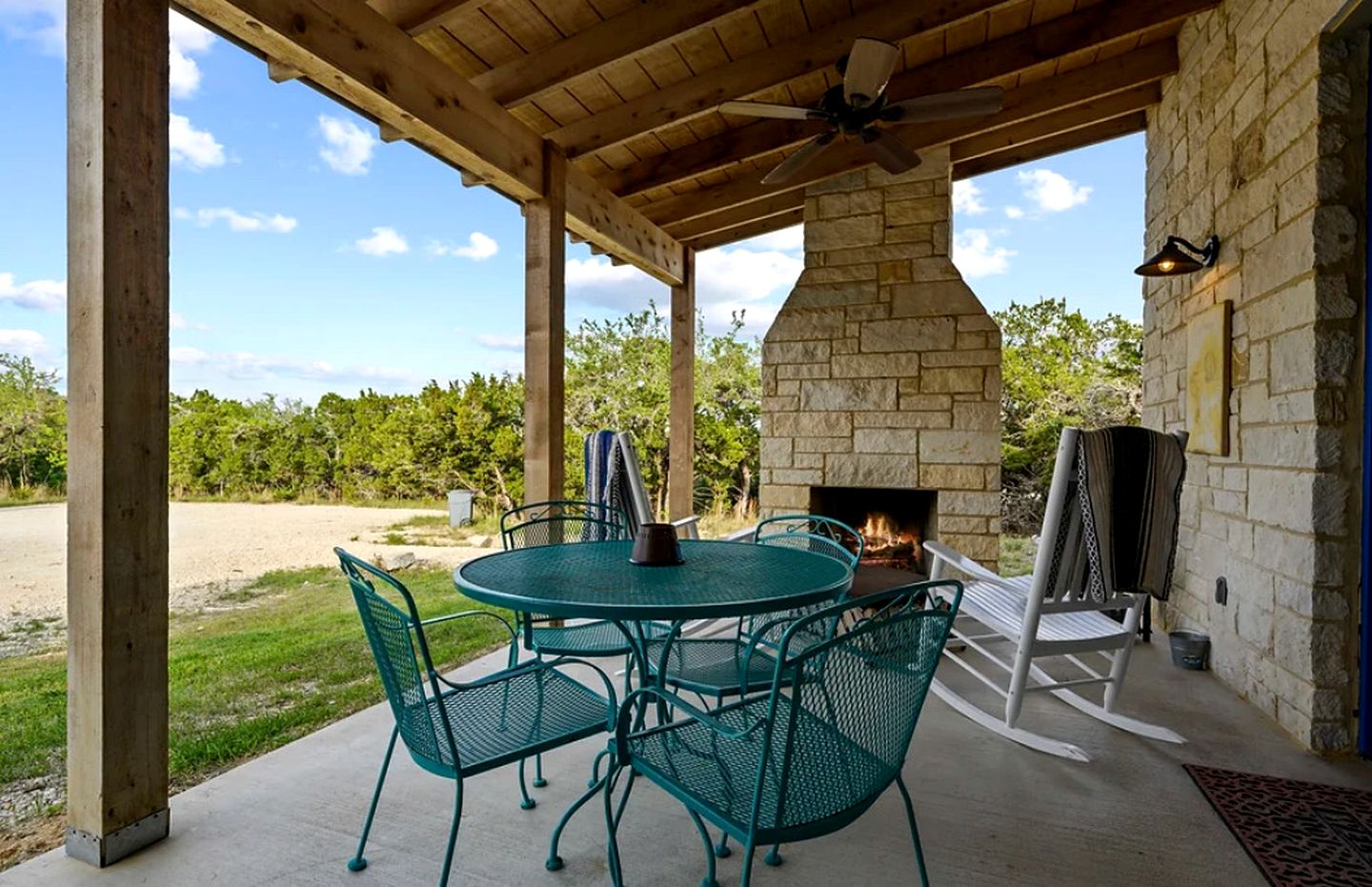 Relaxing Accessible Cottage with Outdoor Fireplace for a Peaceful Getaway near Austin, Texas