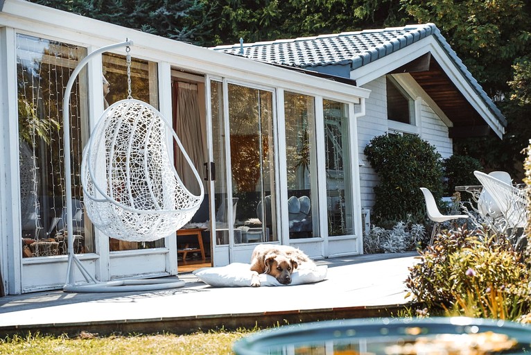 Cottages (New Zealand, Queenstown, South Island)