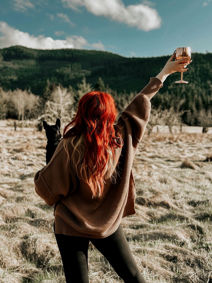 Amazing Mountain Views in this Charming Cottage with a Hot Tub in Sequim, Washington