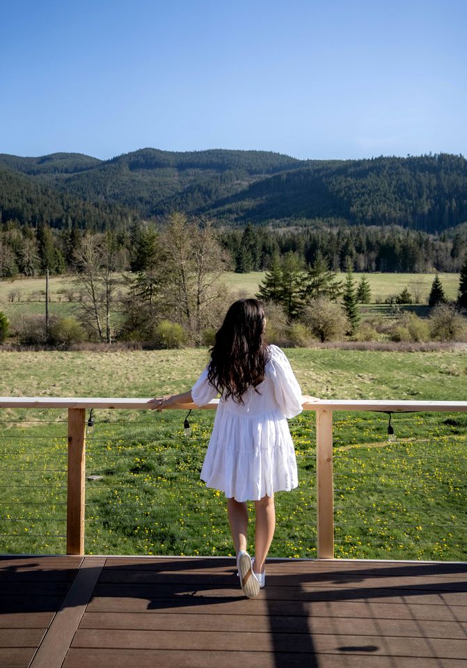 Amazing Mountain Views in this Charming Cottage with a Hot Tub in Sequim, Washington