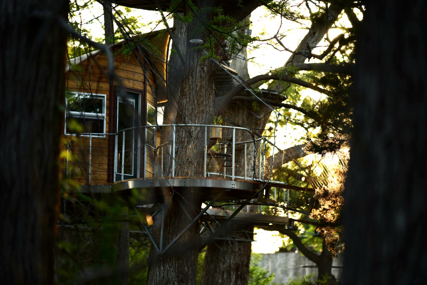 Romantic Getaways in Fully-Equipped Tree House Rental in Spicewood, Texas