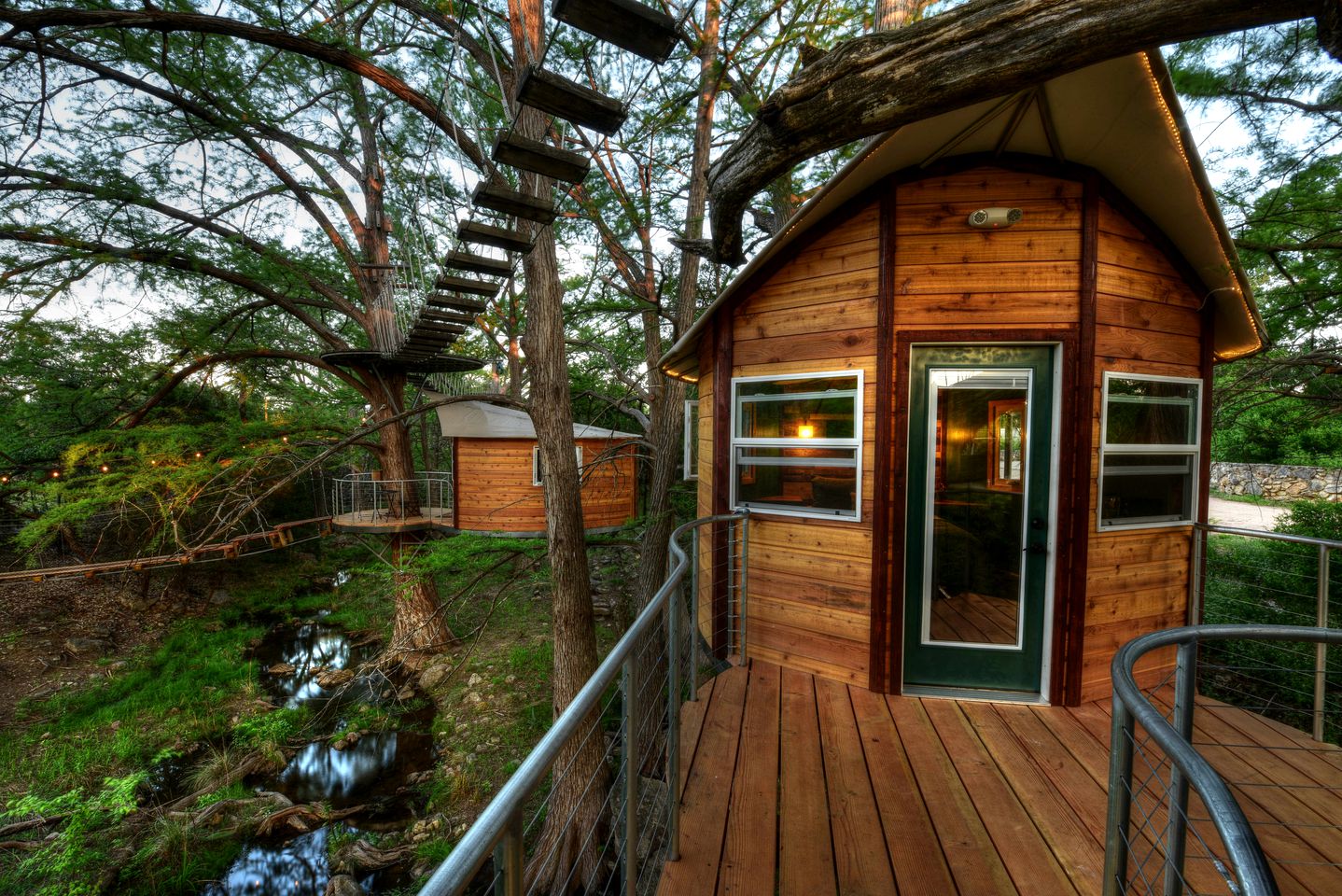 Romantic Getaways in Fully-Equipped Tree House Rental in Spicewood, Texas