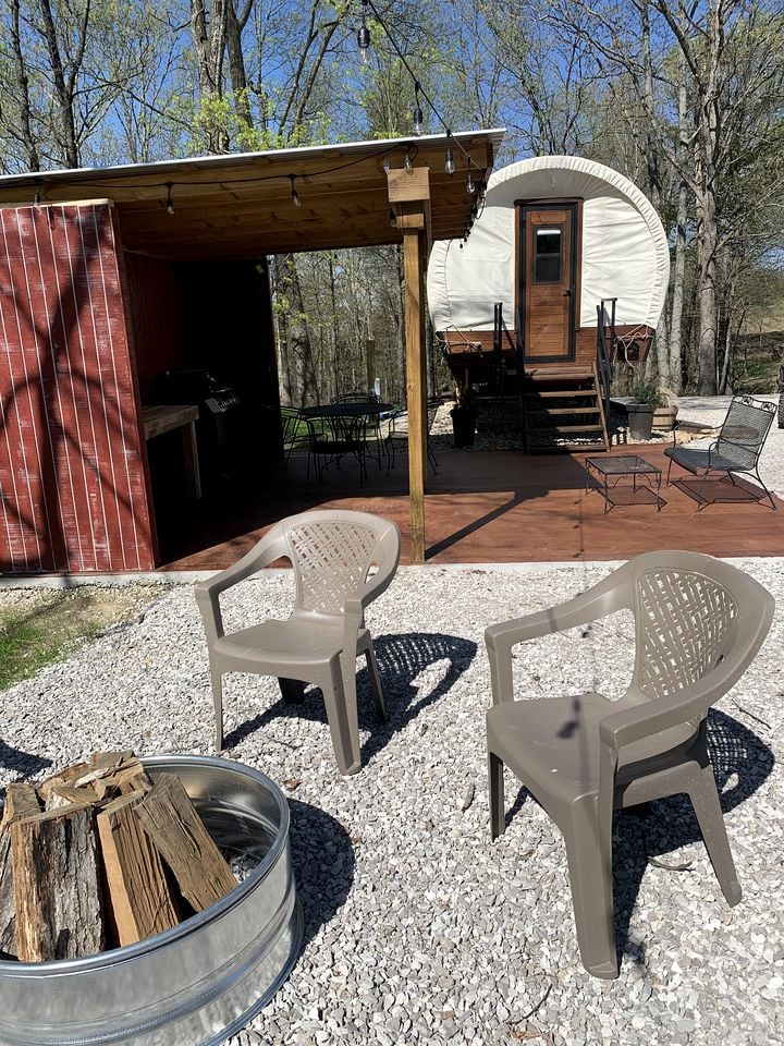 Charming Covered Wagon on Live Petting Zoo for Memorable Family Glamping Stays in Brownsville, Kentucky