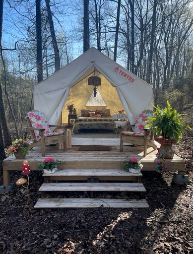 Tented Cabins (United States of America, LaFayette, Georgia)