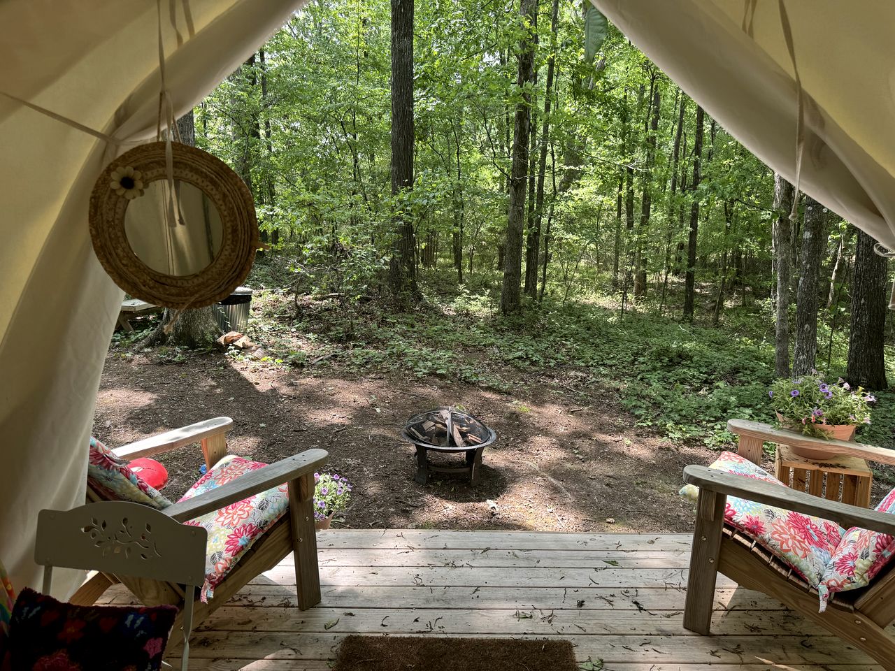 Spacious Off-Grid Tented Cabin with Picnic Table Surrounded by Nature in Georgia
