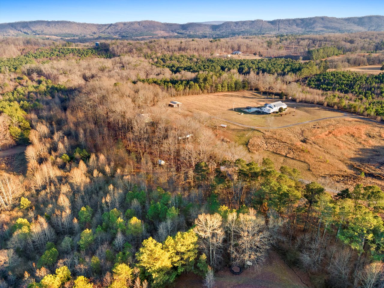 Spacious Off-Grid Tented Cabin with Picnic Table Surrounded by Nature in Georgia