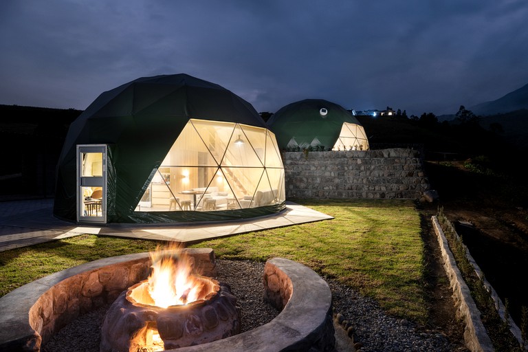 Domes (Ecuador, Peribuela, Imbabura)