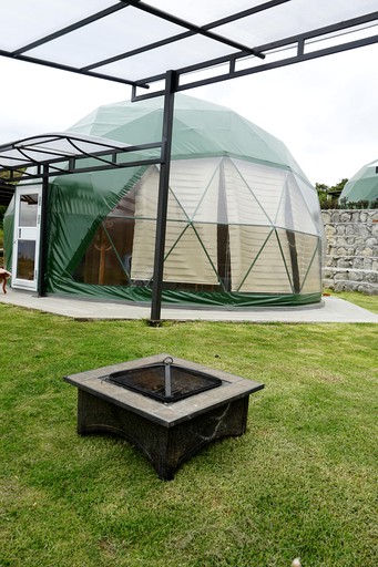 Domes (Ecuador, Peribuela, Imbabura)