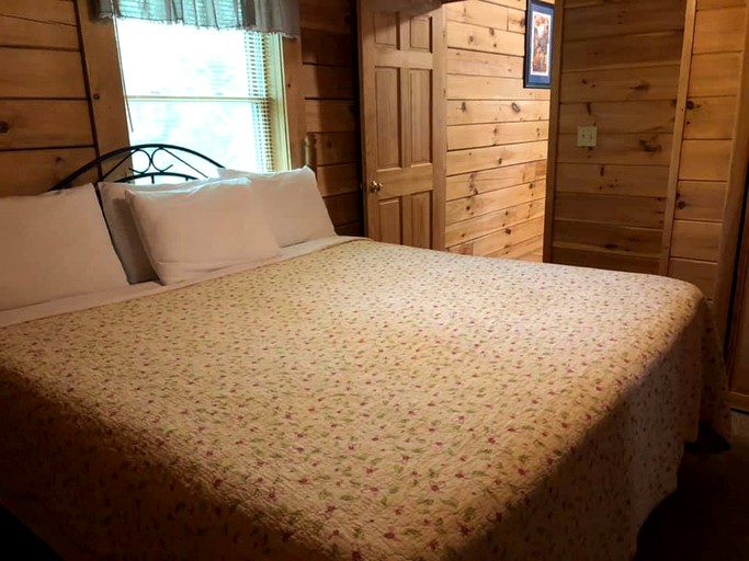 Cabins (Hico, West Virginia, United States)