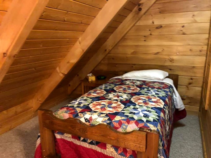 Cabins (Hico, West Virginia, United States)