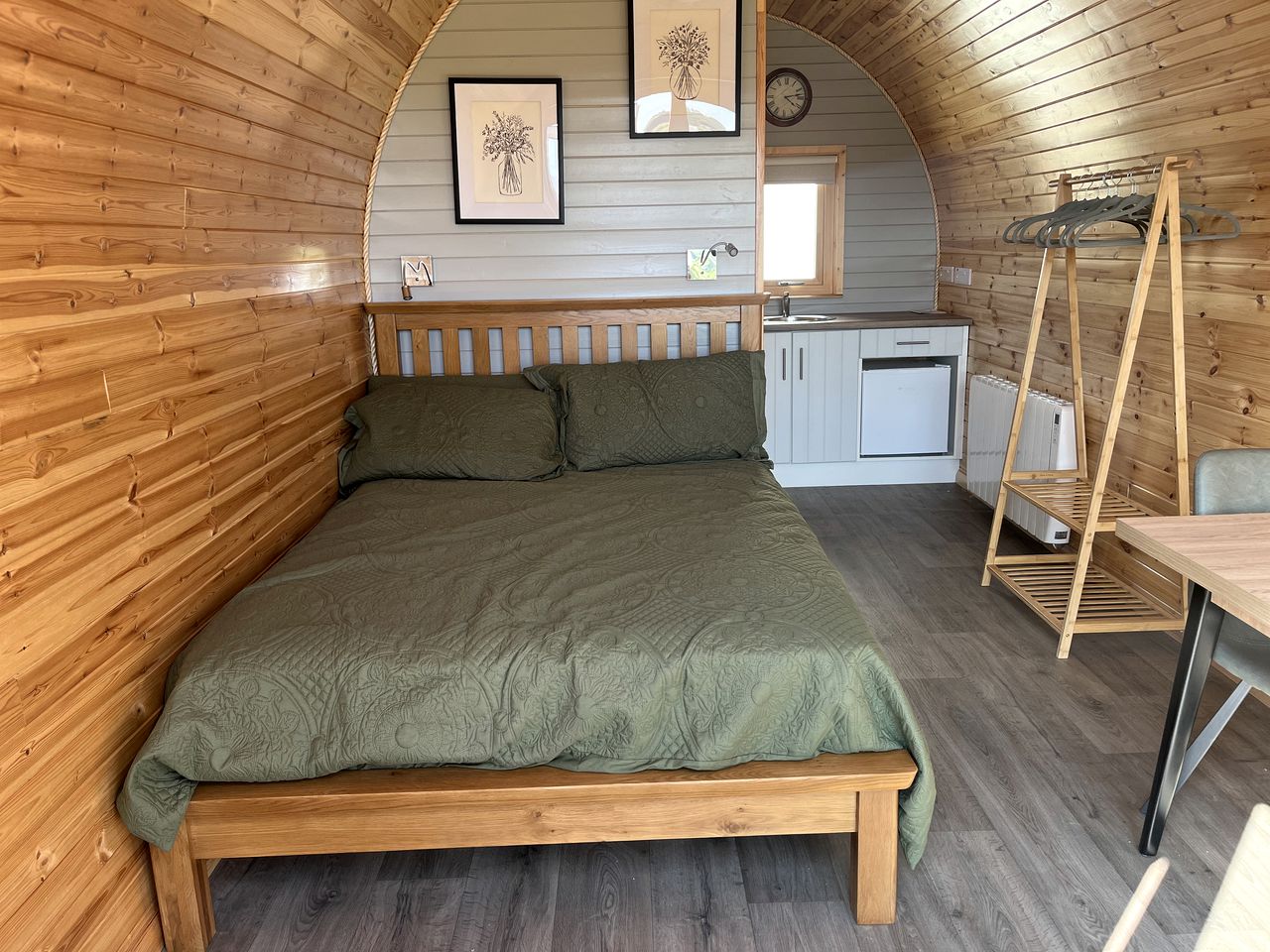 Cozy Pod with Jacuzzi and Amazing Countryside Views in Ireland