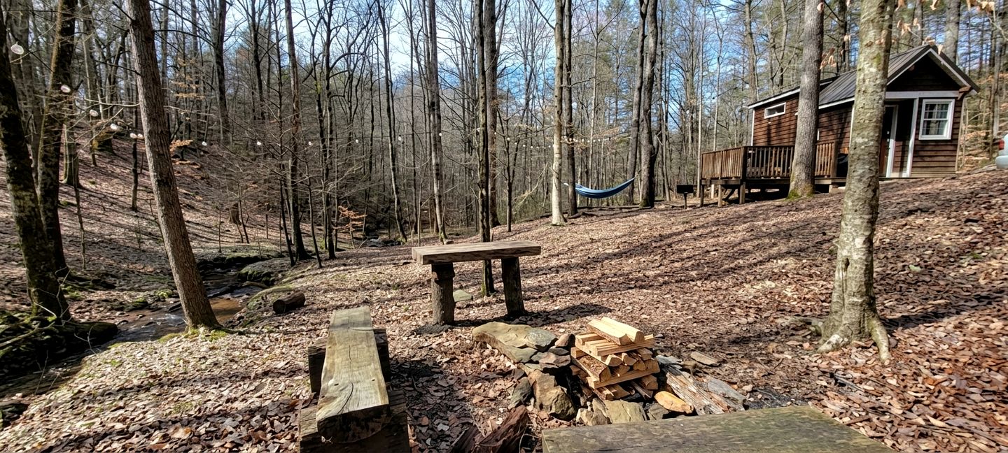 Suches Glamping Escape in Pet-Friendly Tiny House Rental for Two