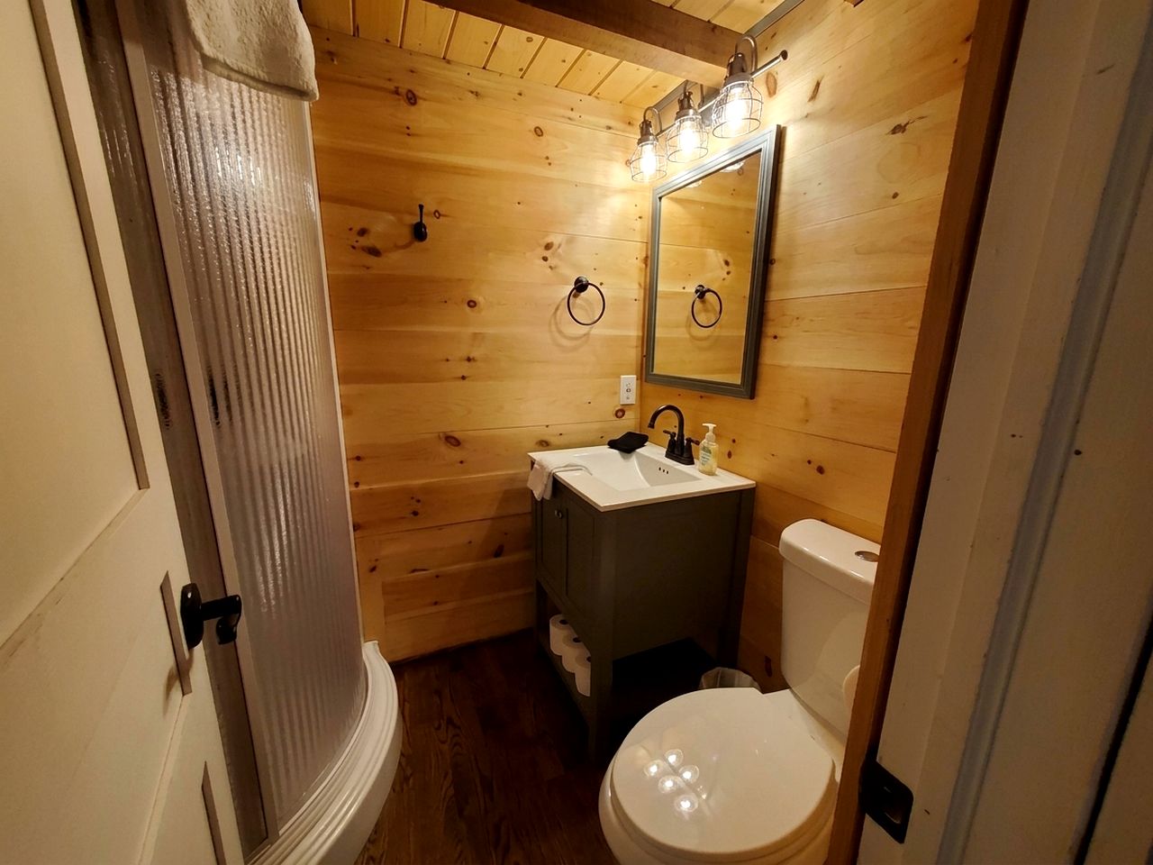 Suches Glamping Escape in Pet-Friendly Tiny House Rental for Two