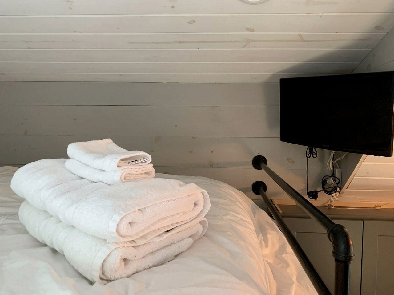 Suches Glamping Escape in Pet-Friendly Tiny House Rental for Two