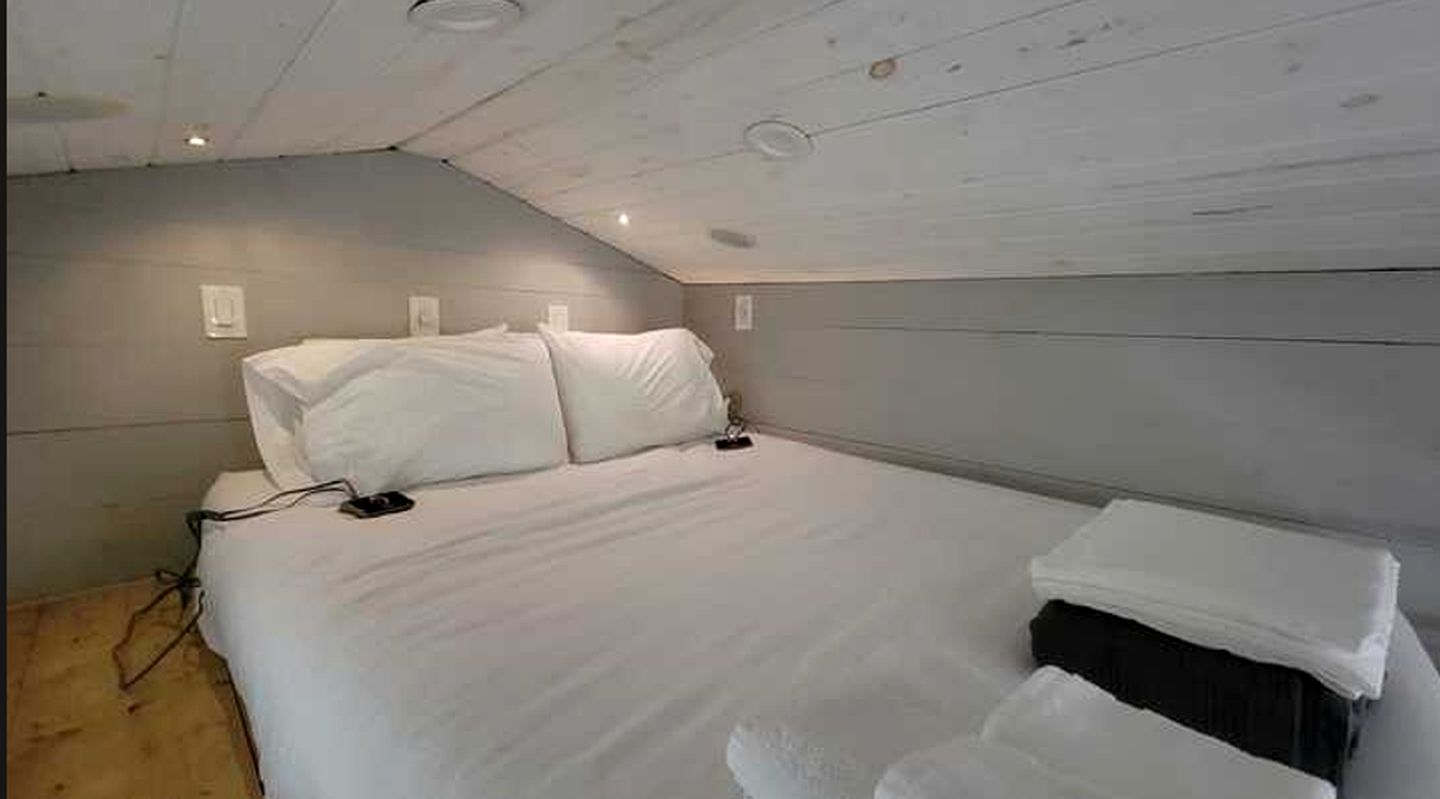 Suches Glamping Escape in Pet-Friendly Tiny House Rental for Two