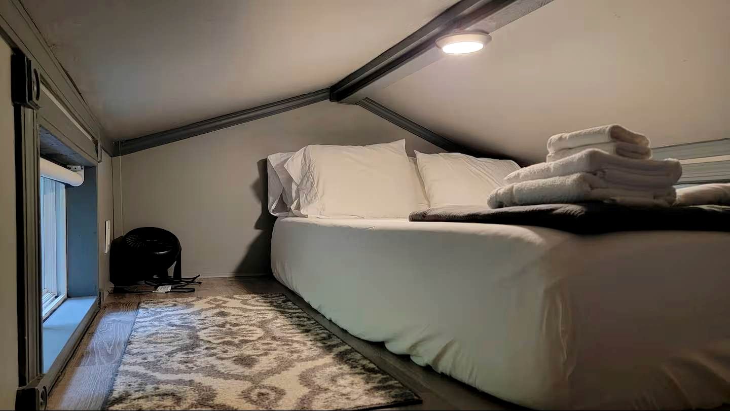 Amazing Pet-Friendly Tiny House Rental with Hot Tub in the Chattahoochee National Forest, Georgia