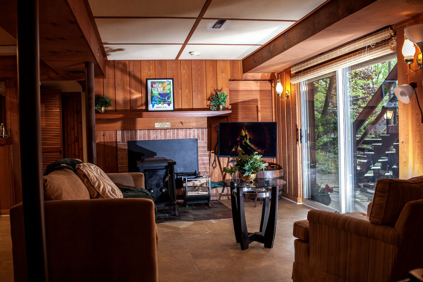 Modern Cabin With Hot Tub Grill in Mount Gretna