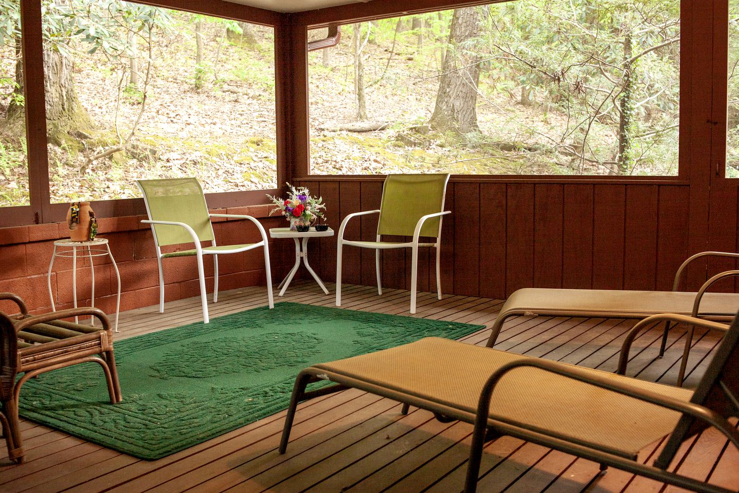 Modern Cabin With Hot Tub Grill in Mount Gretna