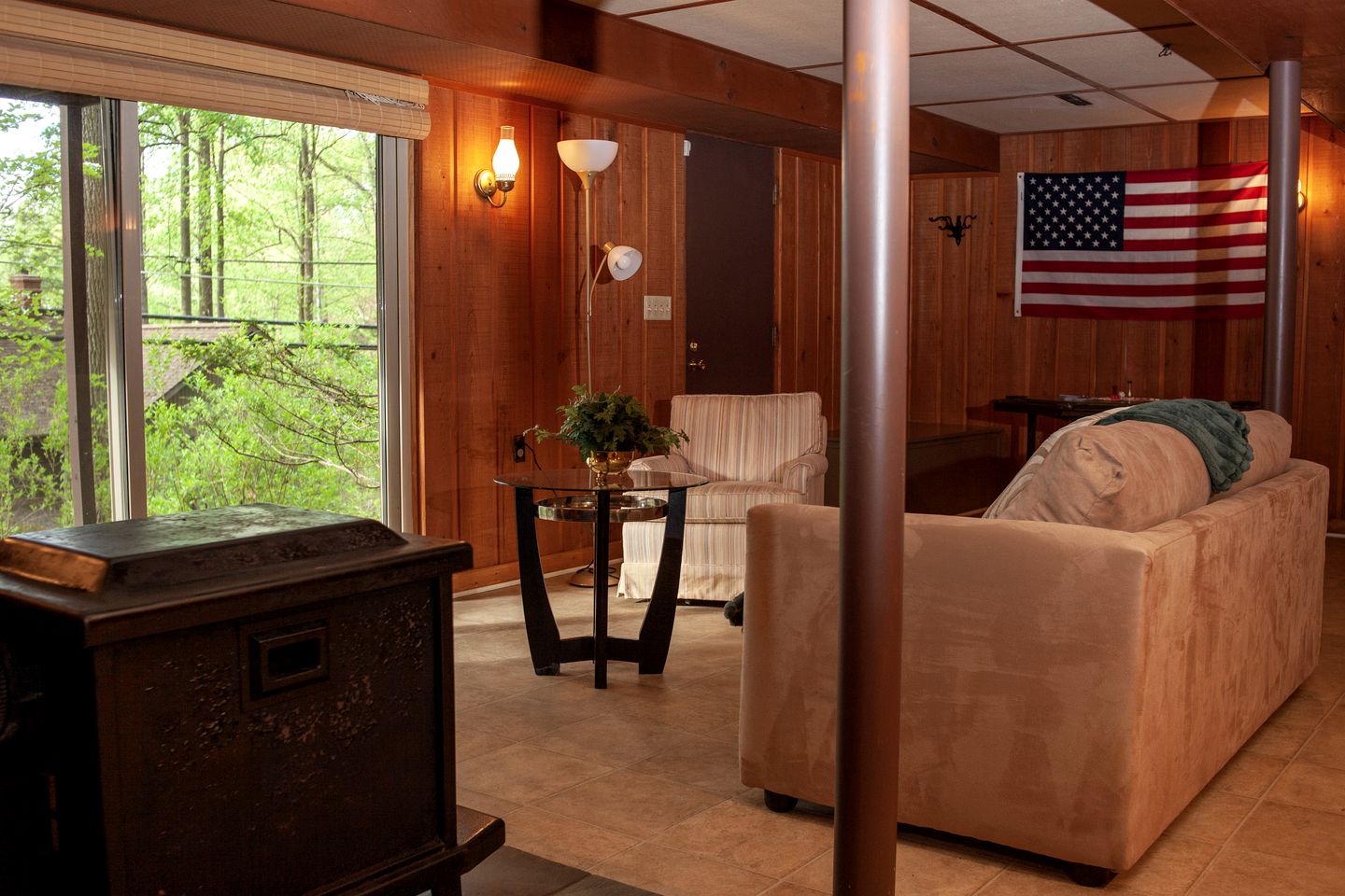 Modern Cabin With Hot Tub Grill in Mount Gretna