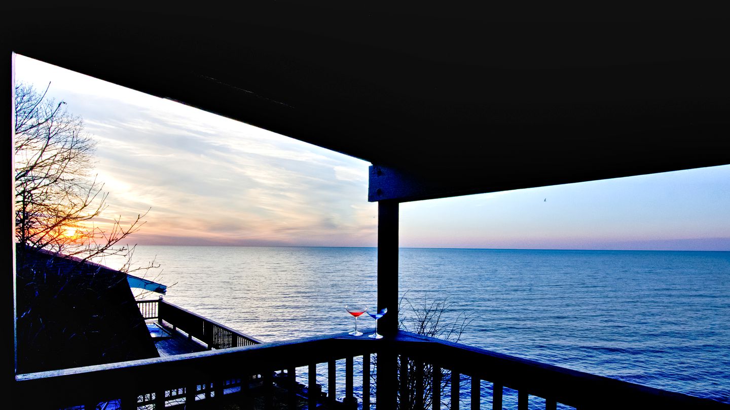 Lakefront Cottage with Spacious Deck and Great Views in NY
