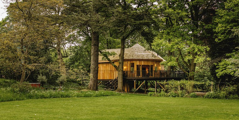 Tree Houses (United Kingdom, Harrogate, Yorkshire)