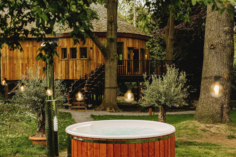 Tree Houses (United Kingdom, Harrogate, Yorkshire)