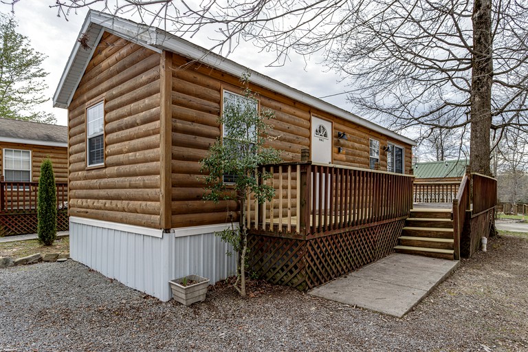 Bear Hollow Retreat, Cottages 106009, Monteagle, United States of