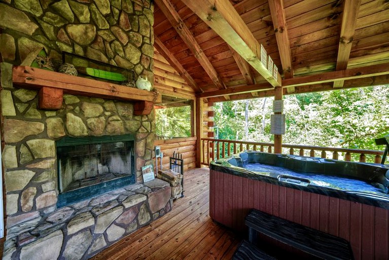 Log Cabins (United States of America, Logan, Ohio)