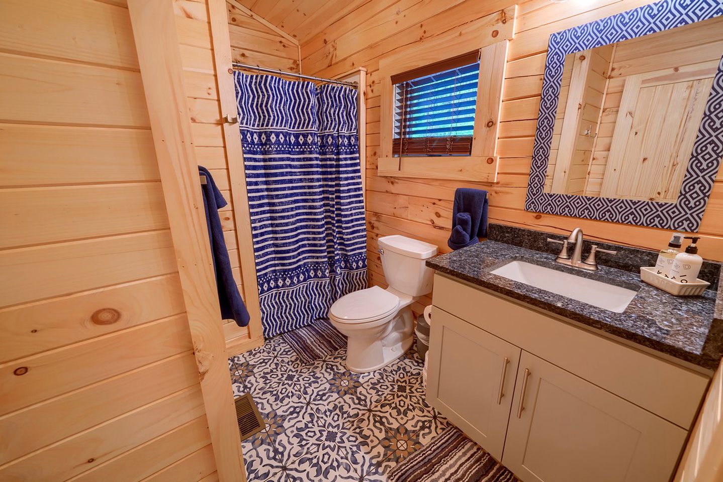 Glamping Escapes for Two in this Stunning Log Cabin in Logan, Ohio