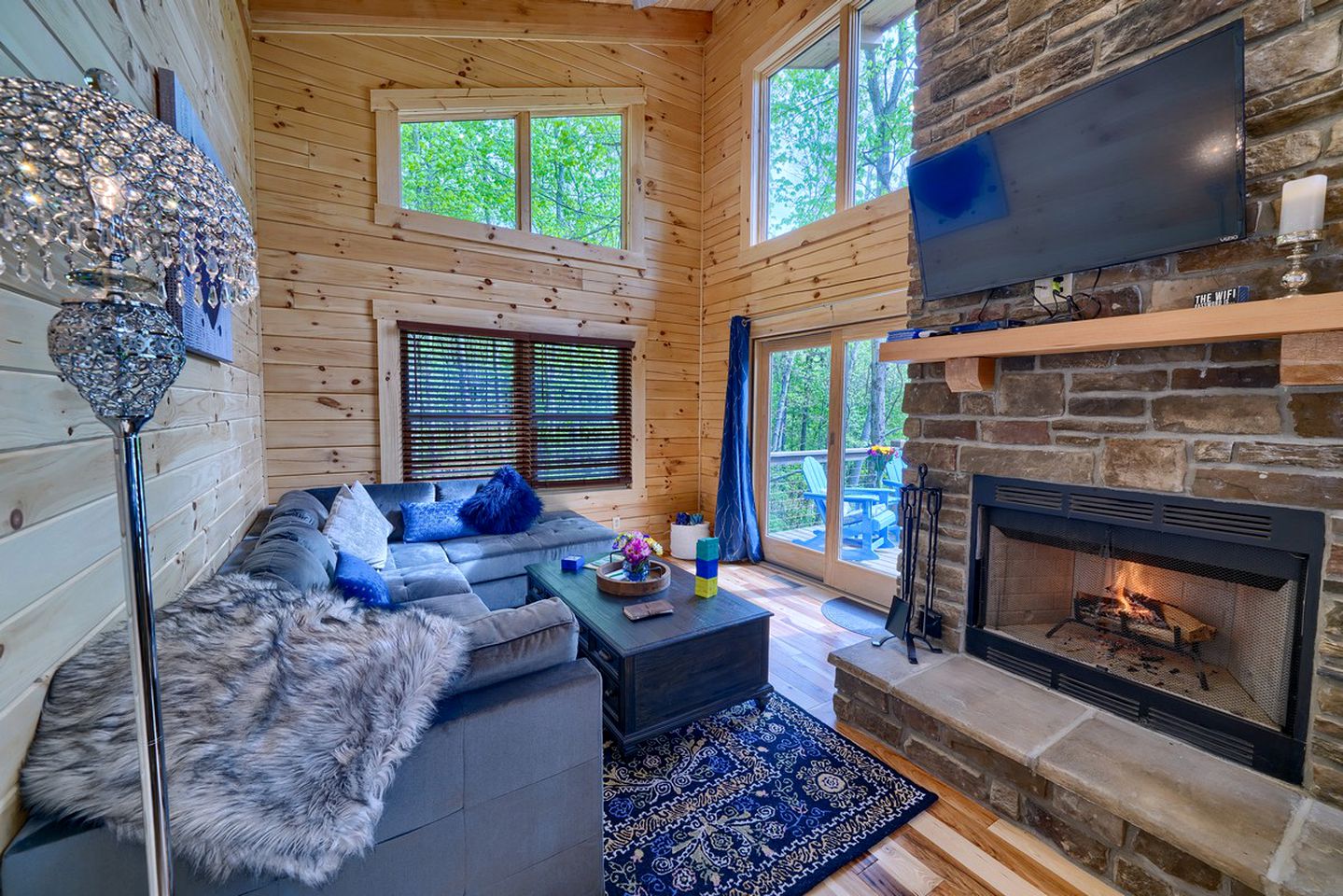 Glamping Escapes for Two in this Stunning Log Cabin in Logan, Ohio