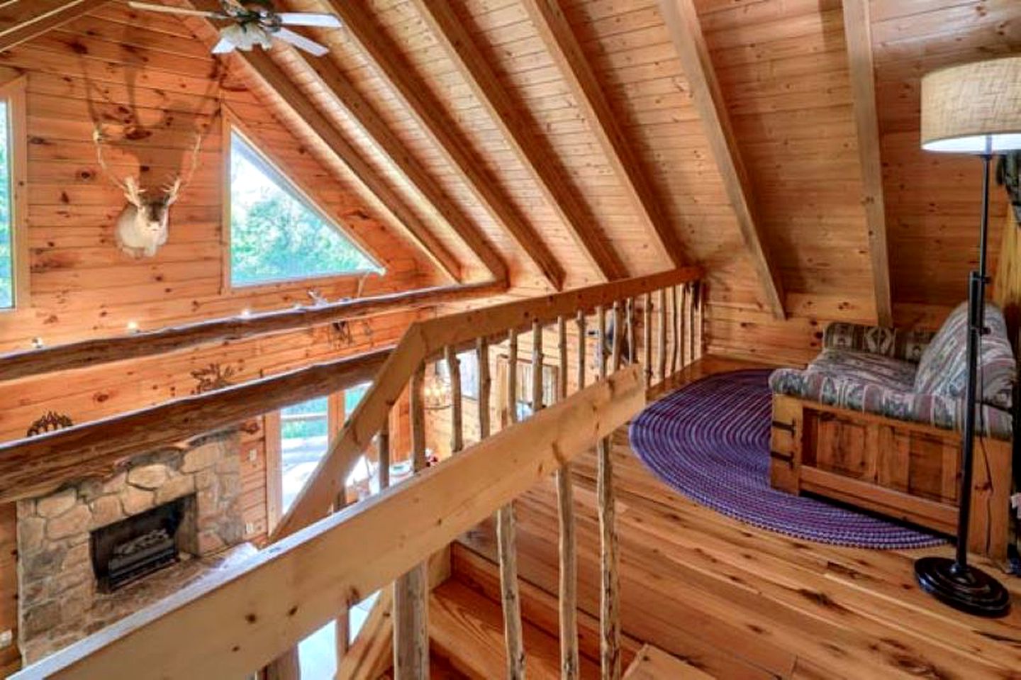 Escape to Logan, Ohio, in this Wonderful Log Cabin for Four with a Hot Tub and Pond