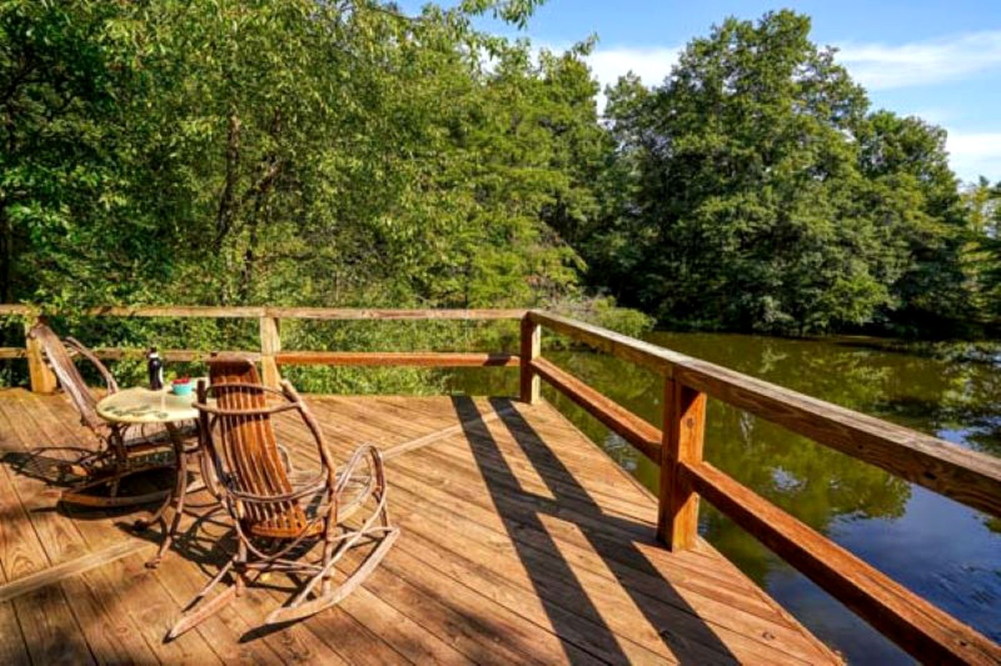 Escape to Logan, Ohio, in this Wonderful Log Cabin for Four with a Hot Tub and Pond