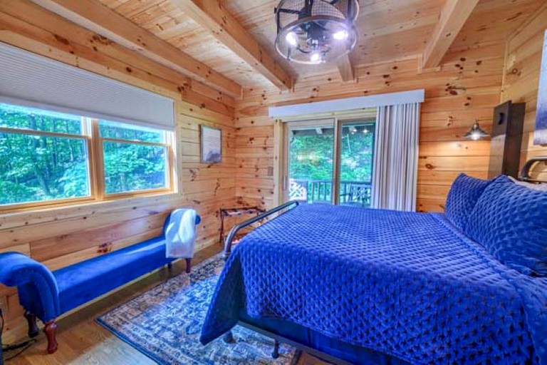 Log Cabins (United States of America, Logan, Ohio)